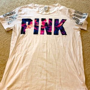 Vs PINK t shirt